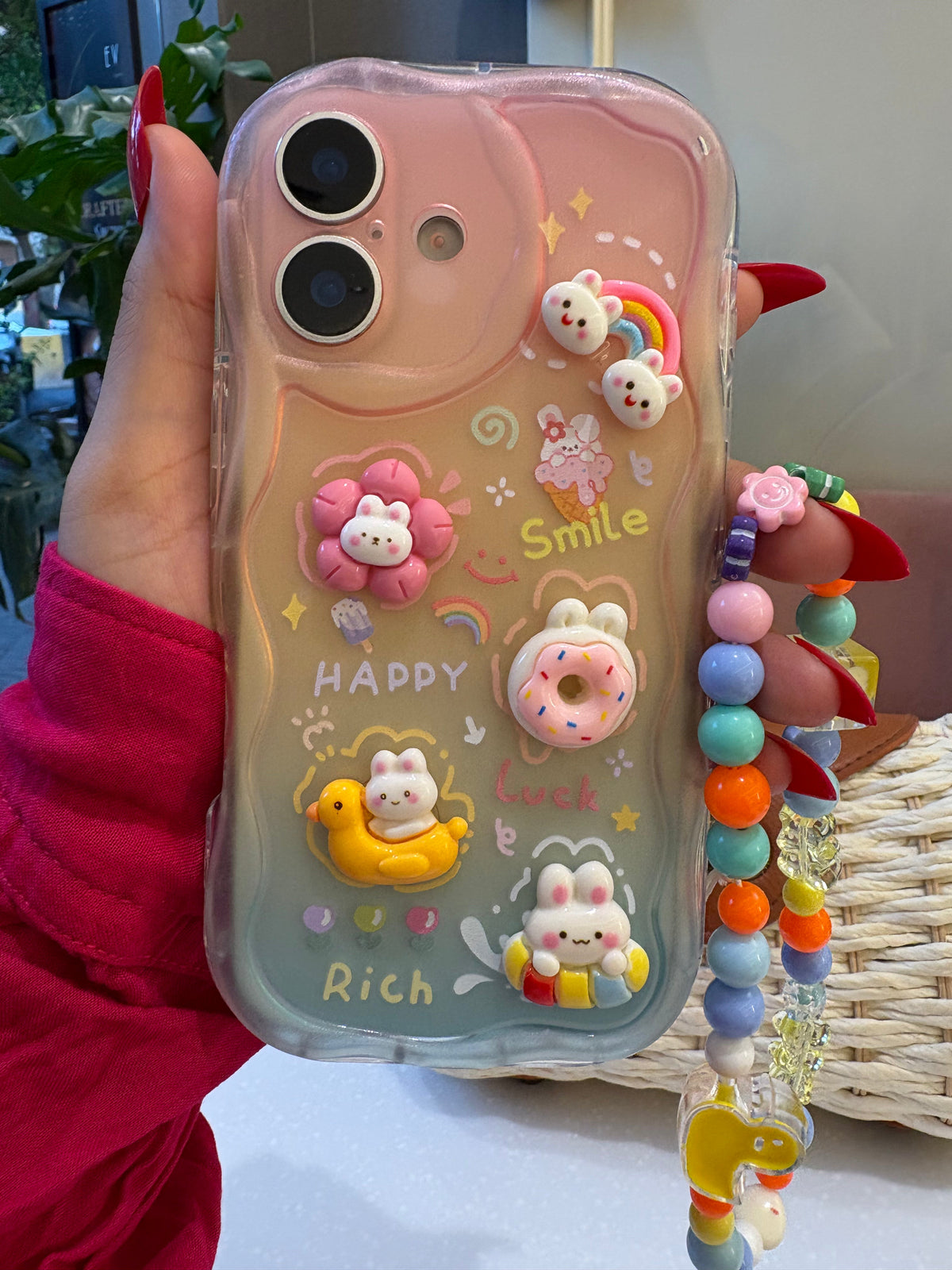 Curvy Edge Clear iPhone Case with Charm – Trendy & Protective